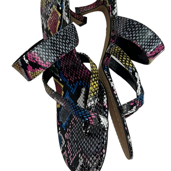 Vince Camuto Leather Sandals Low Heels Multi NWOT SB11 - Picture 6 of 7